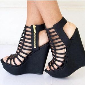 Steve Madden black XPERT Wedge Sandal with side zip detail , 7.5, NWT!